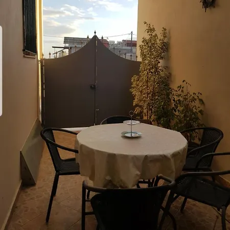 The Quiet Corner Apartamento Calamata